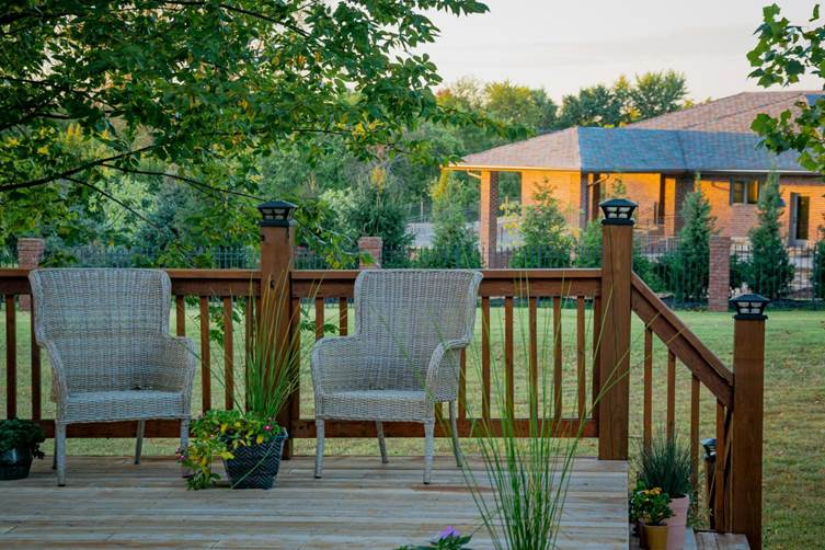How to Dispose of Clutter and Make Space in Your Garden: A Guide
