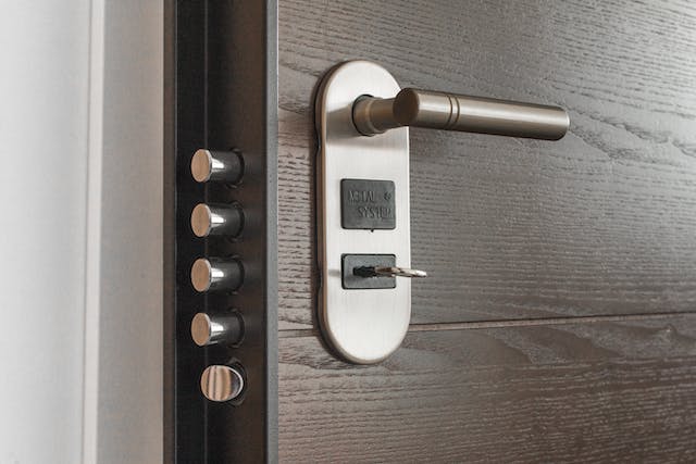 Emergency Commercial Locksmith Services – Ensuring Security and Prompt Repair