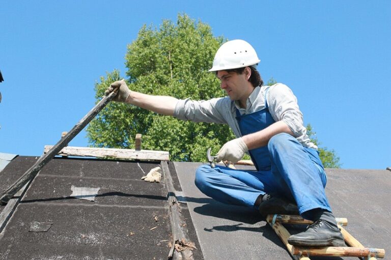The Importance of Hiring a Professional for Emergency Roof Repair